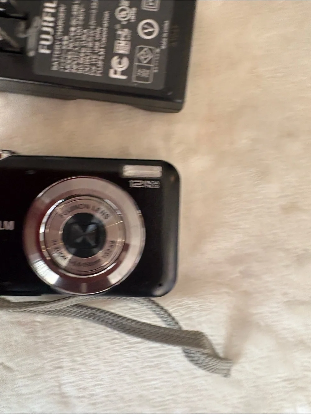 Fuji FinePix JV100 12MP Digital Camera, Battery, Sd  2 Gb Charger Tested